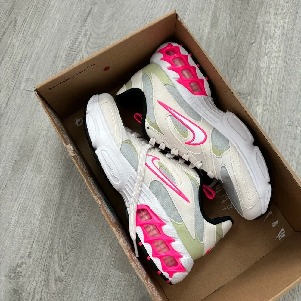Nike Women's White Pink Athletic Sneakers - Picture 3 of 4